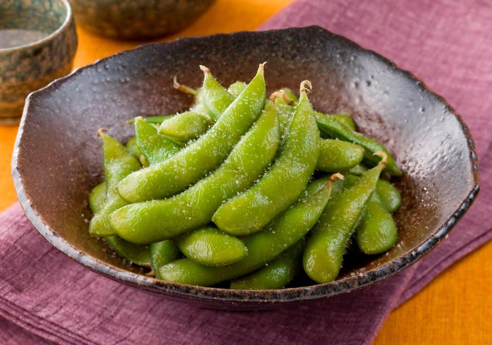 Edamame (foto fonte https://www.thespruce.com/what-is-edamame-3376830)
