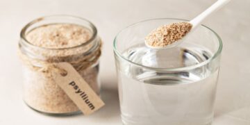 Psyllium em água (imagem: Canva)