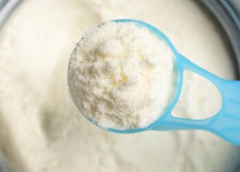 Leite em pó (imagem: Canva)