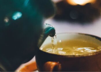 Chá (imagem: Maria Tyutina - Pexels via Canva)